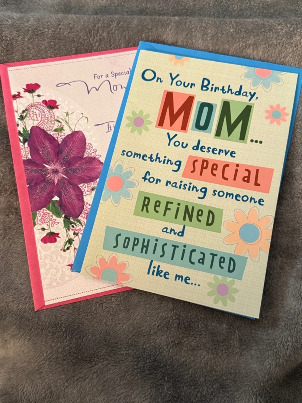 🌻 Bundle of 2 Hallmark Happy Birthday Mom Cards
